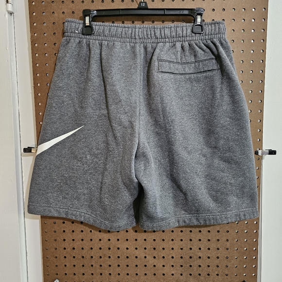 Nike Gym Shorts - Picture 2 of 4